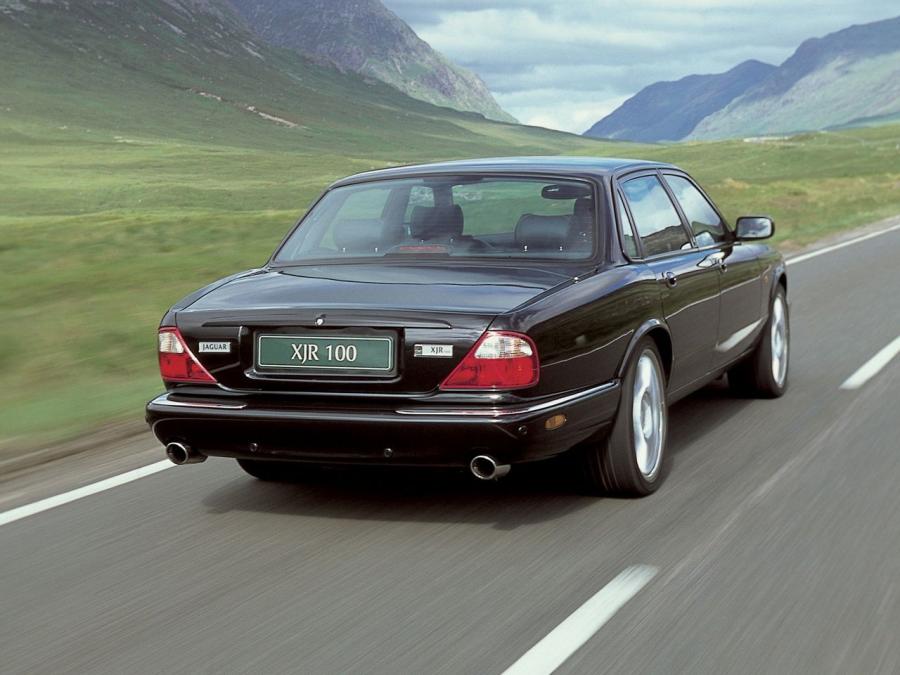  Jaguar XJR 100 2002 года  (фото 7 из 9)